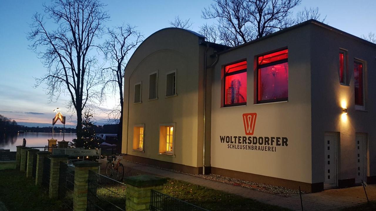 Ferienwohnungen Auf Der Schleusenhalbinsel 沃尔特斯多夫 外观 照片
